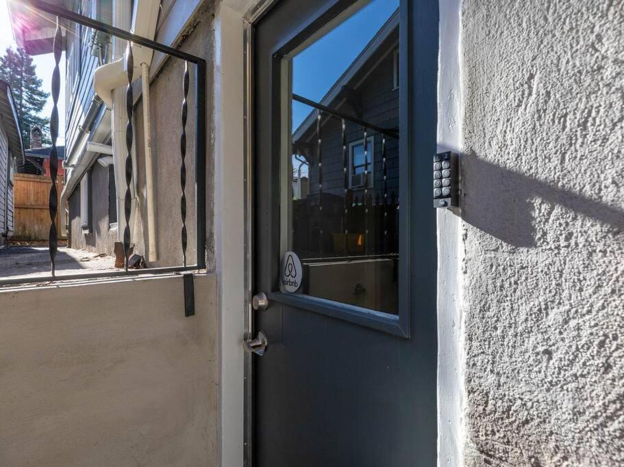شقة Elegant Richmond Gem Nestled Up To Hawthorne Blvd. بورتلاند المظهر الخارجي الصورة